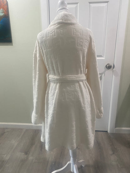 Tommy Hilfiger Logo Size L/XL Plush Belted Robe White Super Soft with Two Pockets