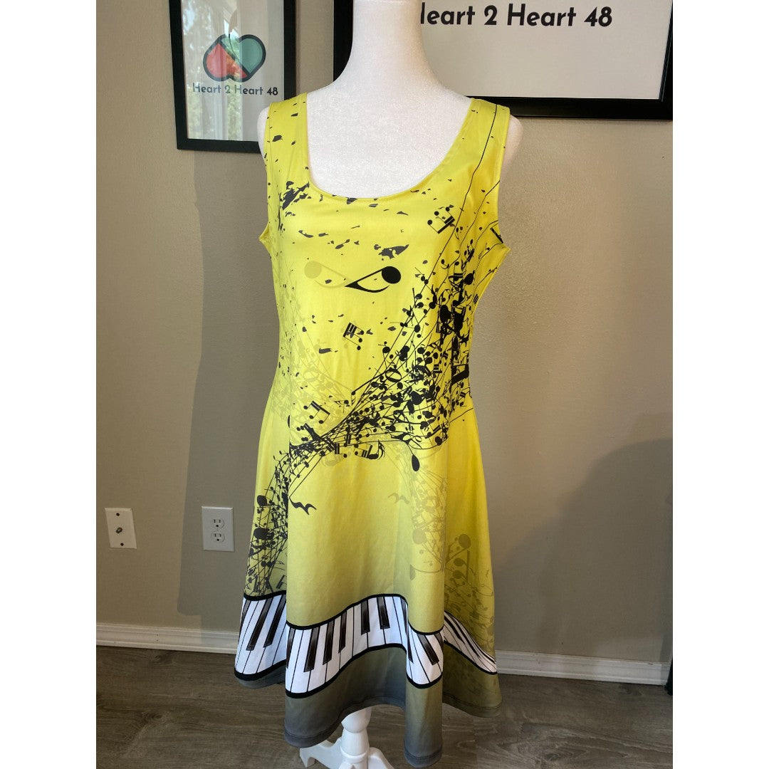 🩷🩷 SOLD 🩷🩷 COWCOW Women's Sleeveless Yellow Keyboard Music Notes Print Dress Size X-Large New without Tags