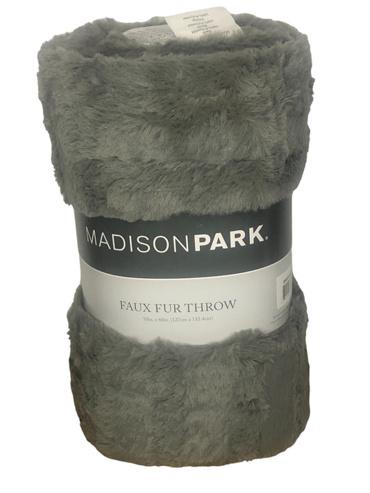 Madison Park Gray Faux Fur Throw Blanket 50 X 60 Super Soft Gray New with Tag