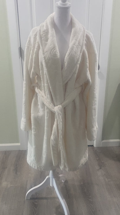 Tommy Hilfiger Logo Size L/XL Plush Belted Robe White Super Soft with Two Pockets